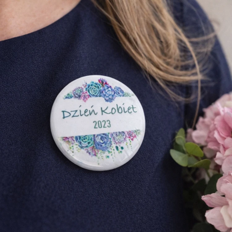 przypinki-dzien-kobiet-3.jpg
